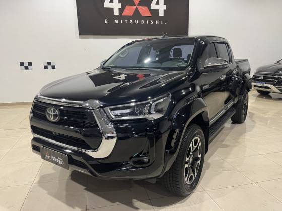 TOYOTA HILUX 2.8 D-4D TURBO DIESEL CD SRX 4X4 AUTOMÁTICO TOYOTA HILUX 2.8 D-4D TURBO DIESEL CD SRX 4X4 AUTOMÁTICO
